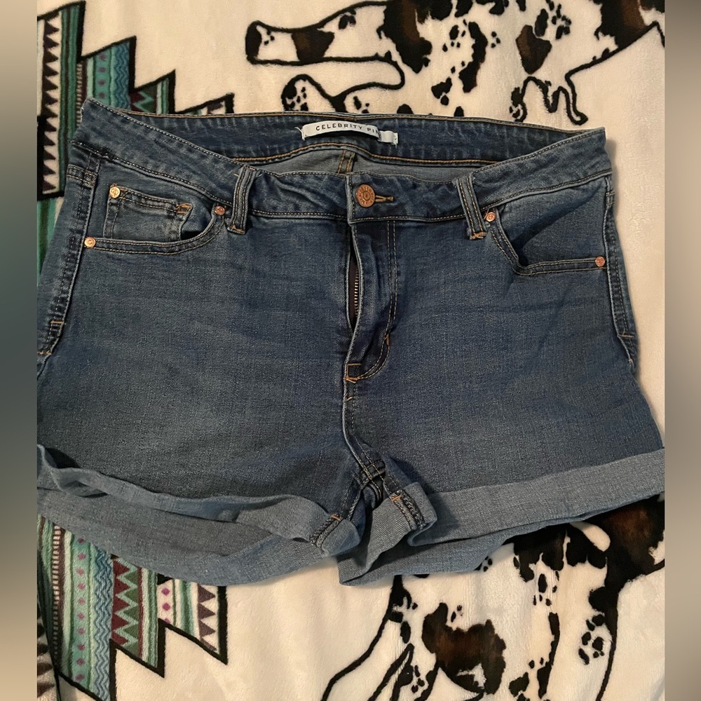 Celebrity pink size 13 Jean shorts.